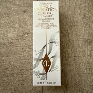 Charlotte Tilbury Magic Hydration Revival Cleanser - White and Gold